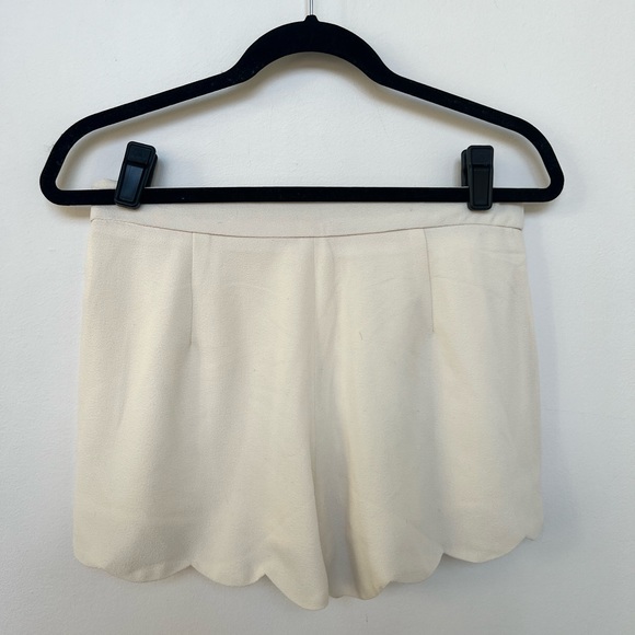 Scalloped Edge Shorts - Picture 2 of 4